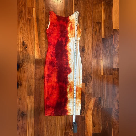 Isabel de Pedro Red Tie Dye Knee Length Bodycon Dress; Fits like S - Picture 5 of 9